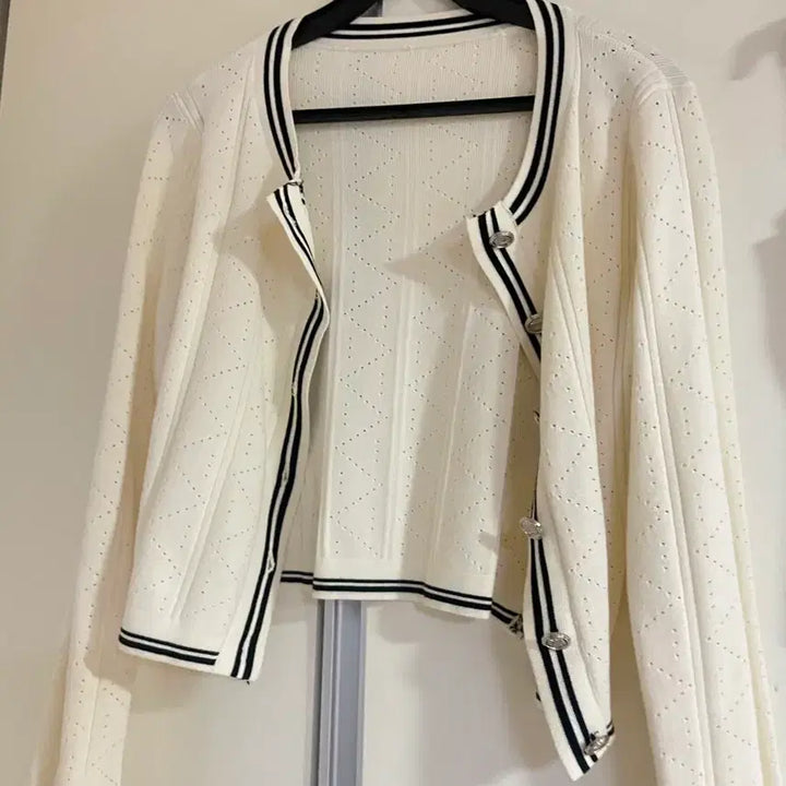 [BUNJANG] Ivory Knit Three-Piece Set / 아이보리색 니트 쓰리피스 나시 가디건 치마 세트