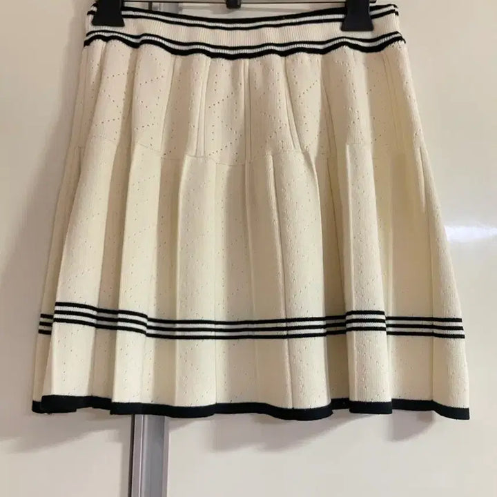 [BUNJANG] Ivory Knit Three-Piece Set / 아이보리색 니트 쓰리피스 나시 가디건 치마 세트