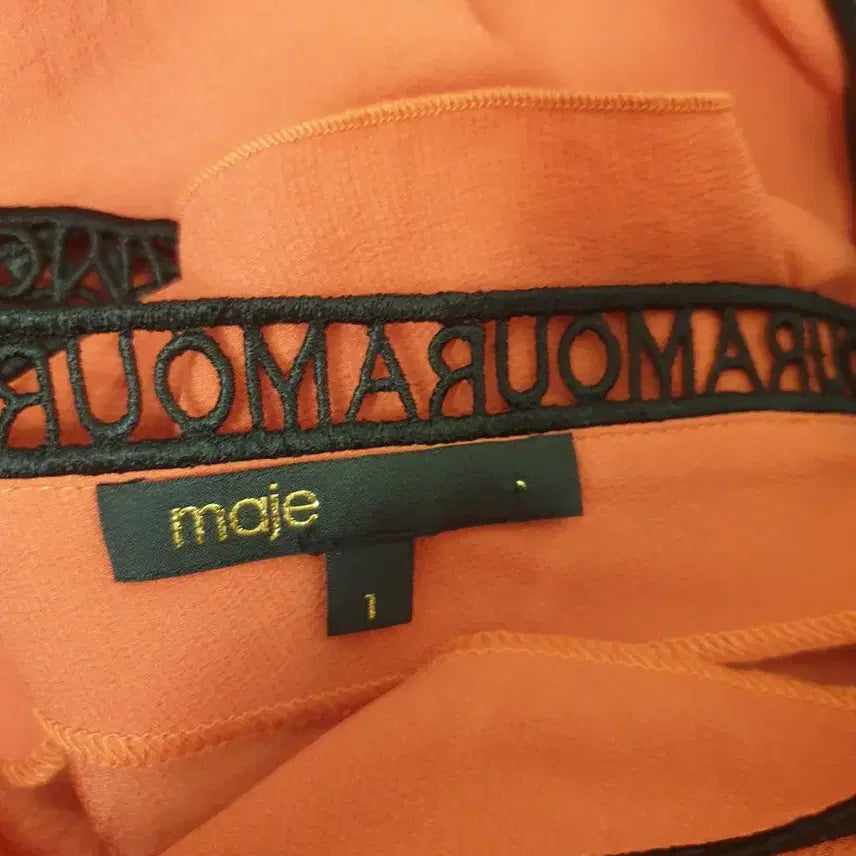 [BUNJANG] 44)마쥬 maje 레터링 브이넥 원피스 / 44)마쥬 maje 레터링 브이넥 원피스