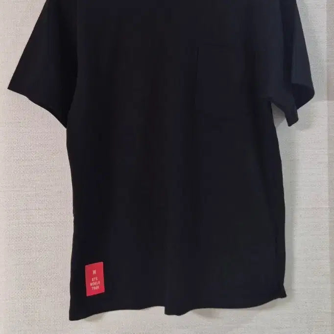 [BUNJANG] BTS World Tour Black Pocket T-Shirt / BTS 월드투어 블랙 티셔츠