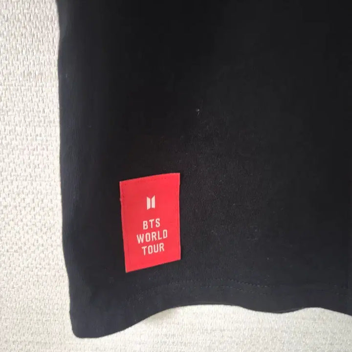 [BUNJANG] BTS World Tour Black Pocket T-Shirt / BTS 월드투어 블랙 티셔츠