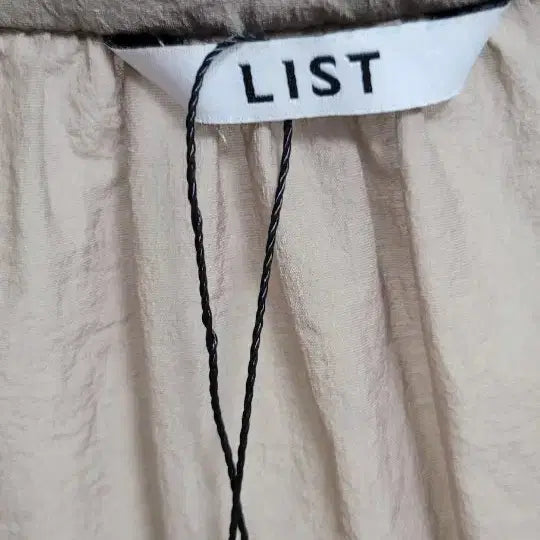 [BUNJANG] LIST
Shirt Long Dress Beige / 리스트 셔츠형 롱 원피스 베이지