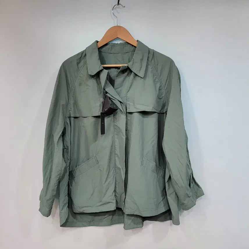 [BUNJANG] Vera Wang Windbreaker Jacket / 베라왕 바람막이 벨트 미사용 자켓 100