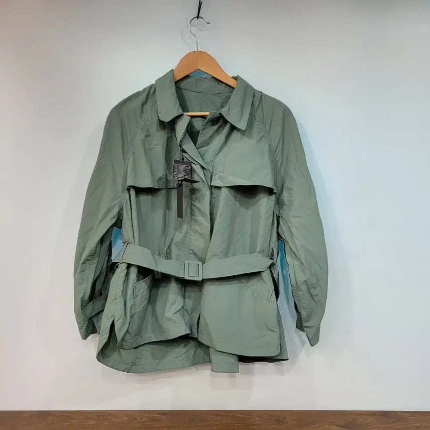 [BUNJANG] Vera Wang Windbreaker Jacket / 베라왕 바람막이 벨트 미사용 자켓 100