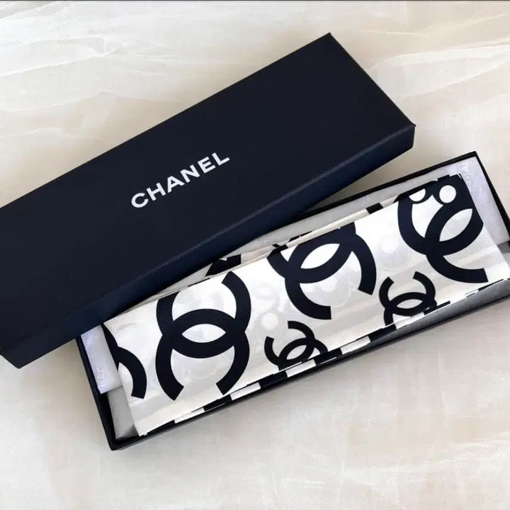 [BUNJANG] Chanel CC Twilly Scarf / 샤넬 cc트윌리 스카프 새상품