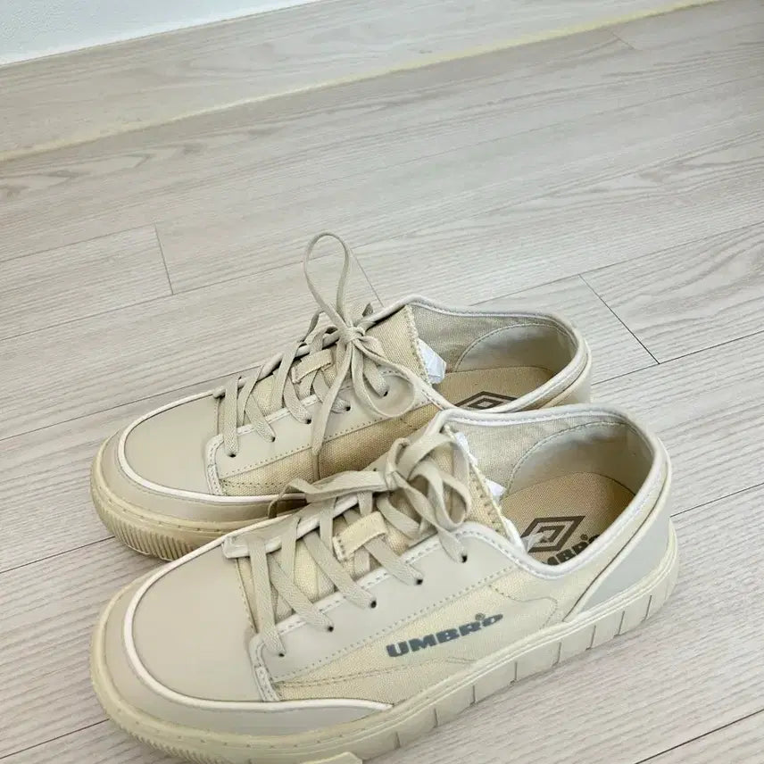 [BUNJANG] UMBRO Tobi Flight Beige Sneakers 240 / 엄브로(UMBRO) 토비 플라이트 베이지 스니커즈 240