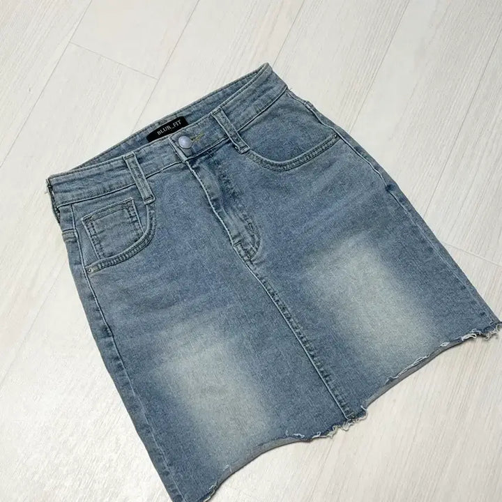 [BUNJANG] Light Wash Denim Mini Skirt / 연청 데님 미니스커트