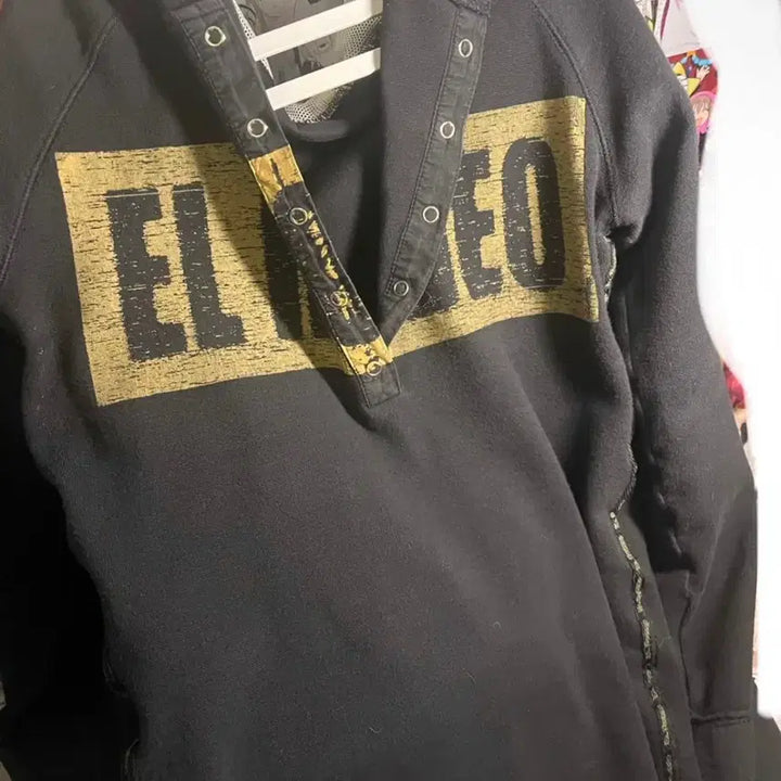 [SOLD OUT] 00s 프린팅 빈티지 펑크 버튼 후드티 딱붙 티 핀터갈오네갸루나나갈베메