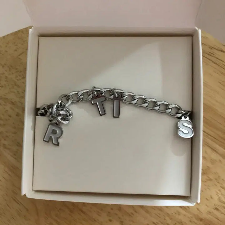 [BUNJANG] Cortis Official Chain Bracelet / [위버스샵 예약구매 정품] Cortis 코르티스 공식 굿즈 체인 팔찌
