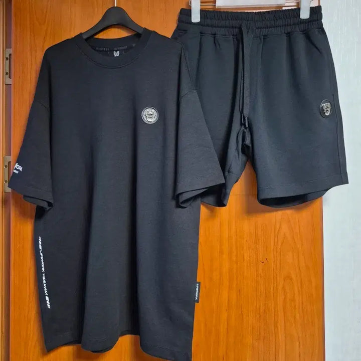 [SOLD OUT] 가격내림) 라이프워크 남여공용 반팔 세트