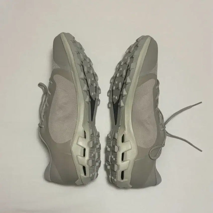 [SOLD OUT] 새상품 온러닝 파프paf 클라우드 벤쳐 아이스 문 260