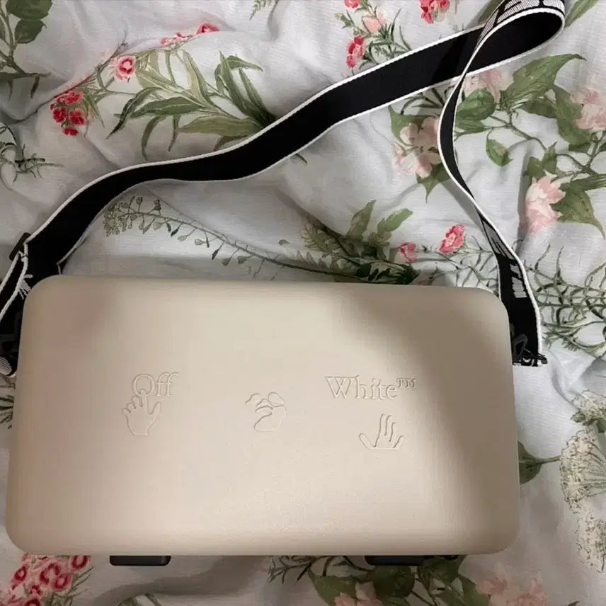 [BUNJANG] Off-White Crossbody Bag / 오프화이트 크로스백