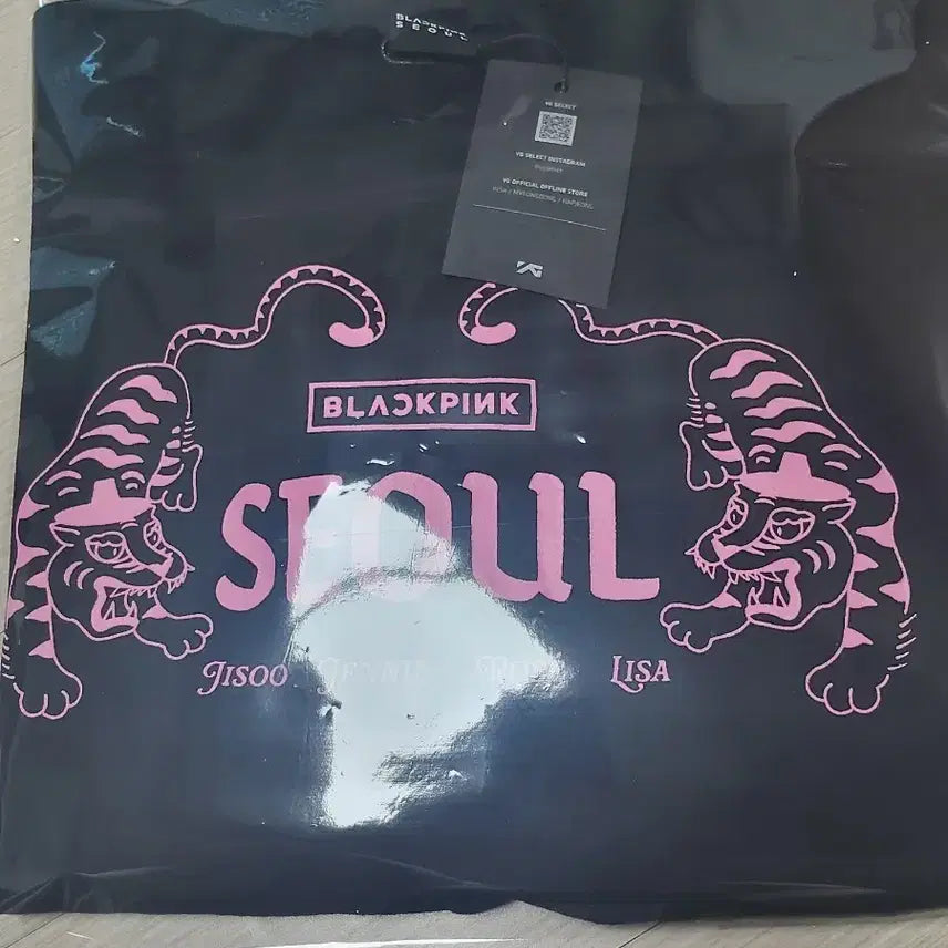 [SOLD OUT] 블랙핑크 서울 티셔츠 블랙 새상품