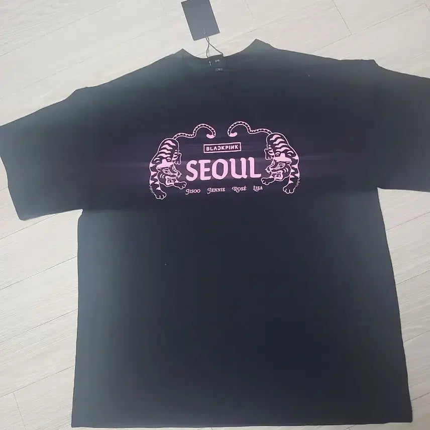 [SOLD OUT] 블랙핑크 서울 티셔츠 블랙 새상품