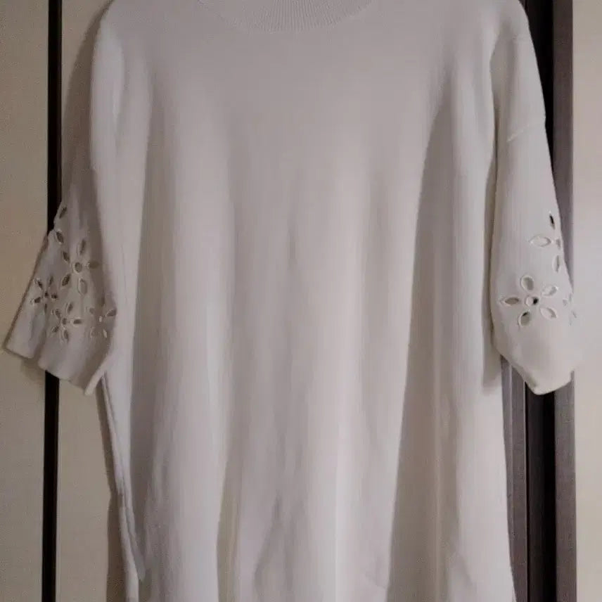 [BUNJANG] ZARA White Punching Short Sleeve Knit Top / ZARA 화이트 펀칭 반팔 니트