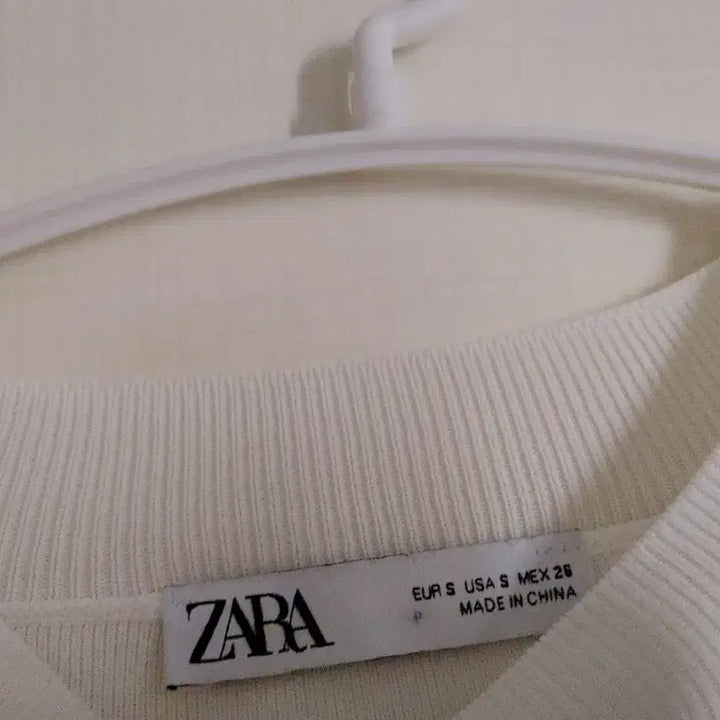 [BUNJANG] ZARA White Punching Short Sleeve Knit Top / ZARA 화이트 펀칭 반팔 니트