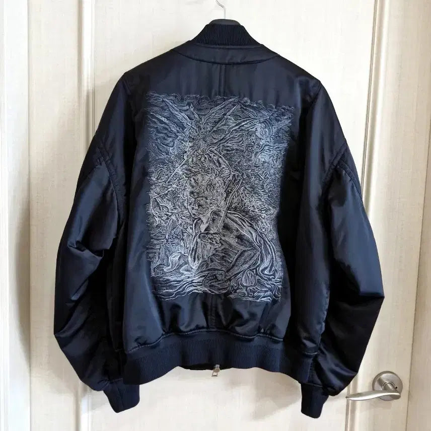 [SOLD OUT] 송지오 컬렉션 윈드 플랩 자수 MA-1 마원 자켓 블랙 46