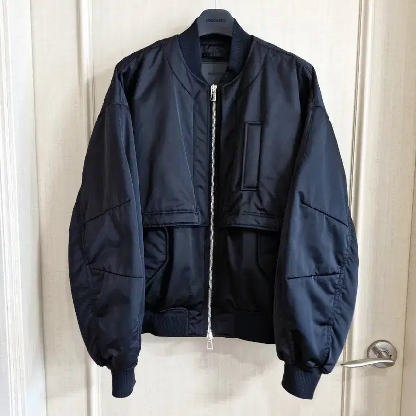 [SOLD OUT] 송지오 컬렉션 윈드 플랩 자수 MA-1 마원 자켓 블랙 46