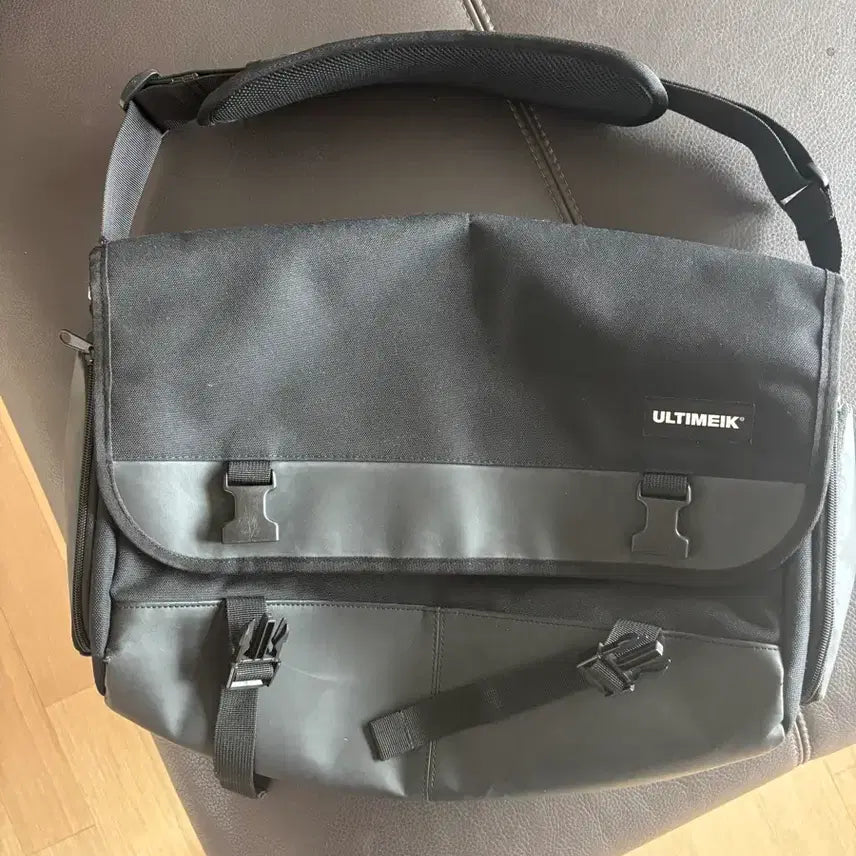 [SOLD OUT] ULTIMEIK 메신저백