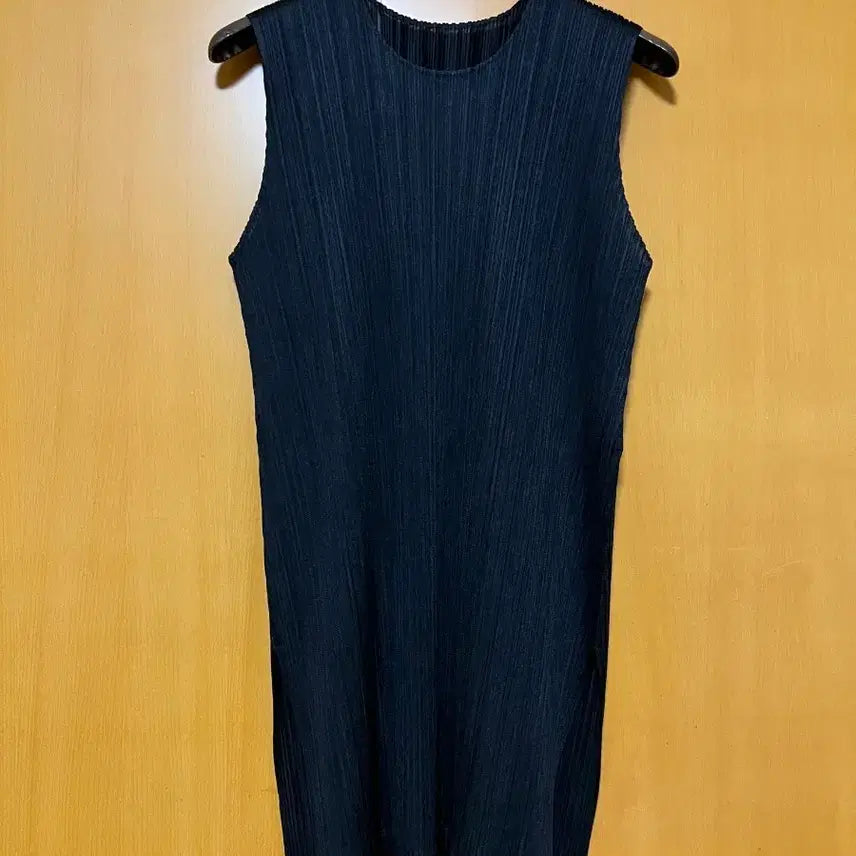 [BUNJANG] Pleats Please Black Long Tank Top / 정품  플리츠플리즈 블랙