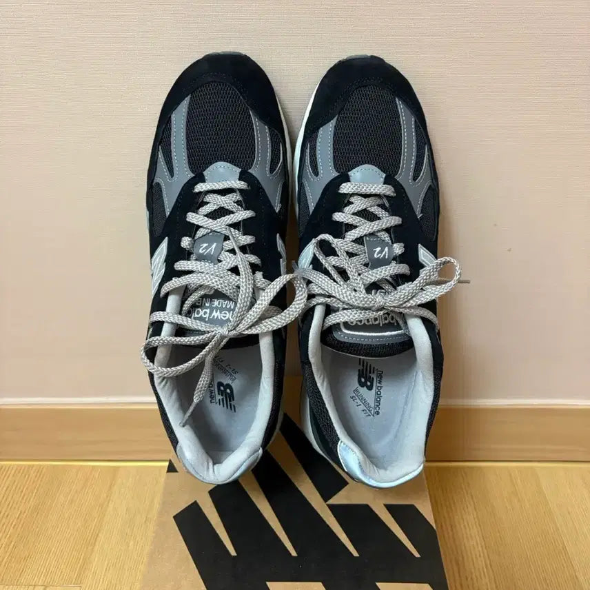 [BUNJANG] New Balance 991v2 Black Sneakers / [290] 뉴발란스 991v2 블랙