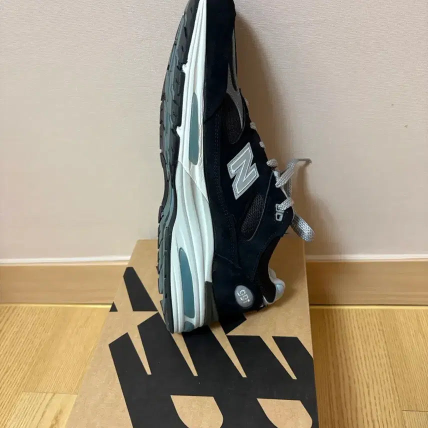 [BUNJANG] New Balance 991v2 Black Sneakers / [290] 뉴발란스 991v2 블랙