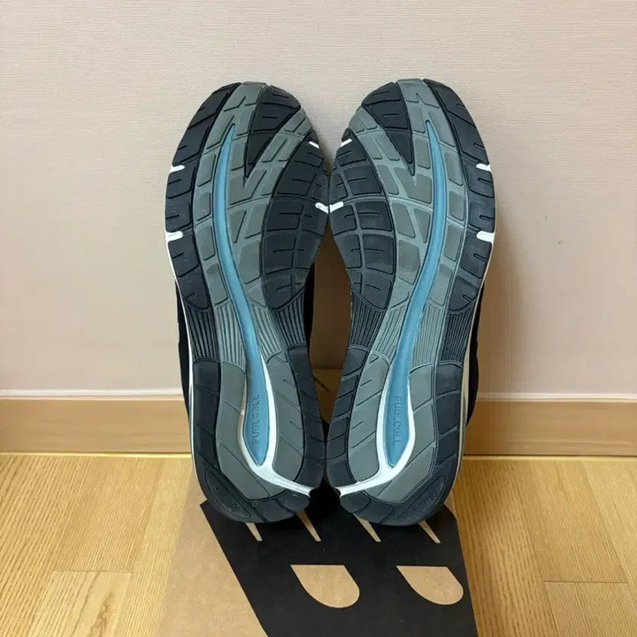 [BUNJANG] New Balance 991v2 Black Sneakers / [290] 뉴발란스 991v2 블랙