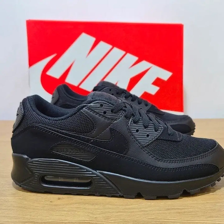 [BUNJANG] Nike Air Max 90 All Black Sneakers / 나이키 에어맥스90ㅡ올블랙 245