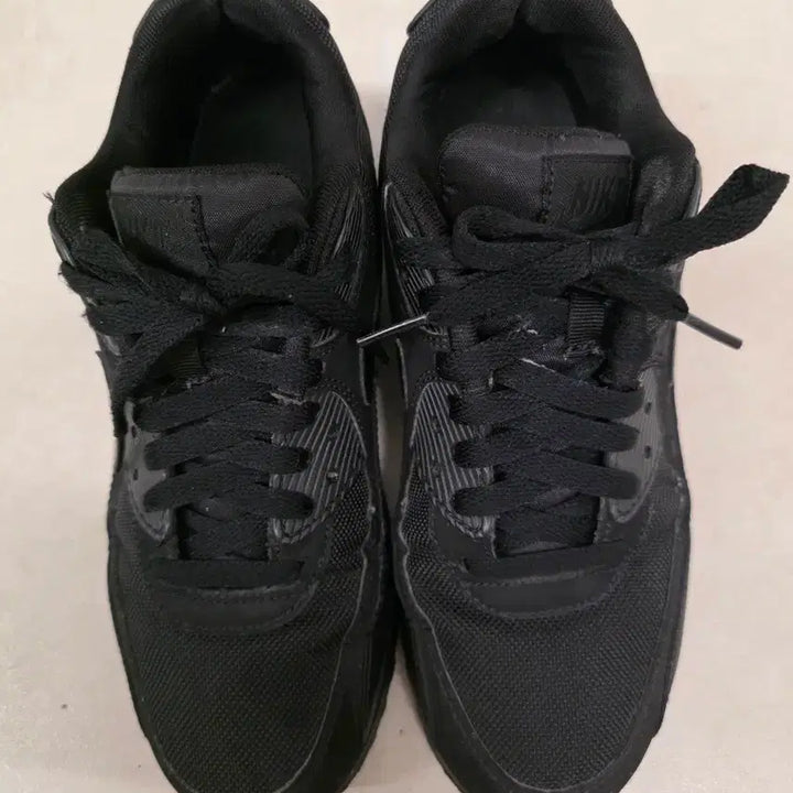 [BUNJANG] Nike Air Max 90 All Black Sneakers / 나이키 에어맥스90ㅡ올블랙 245