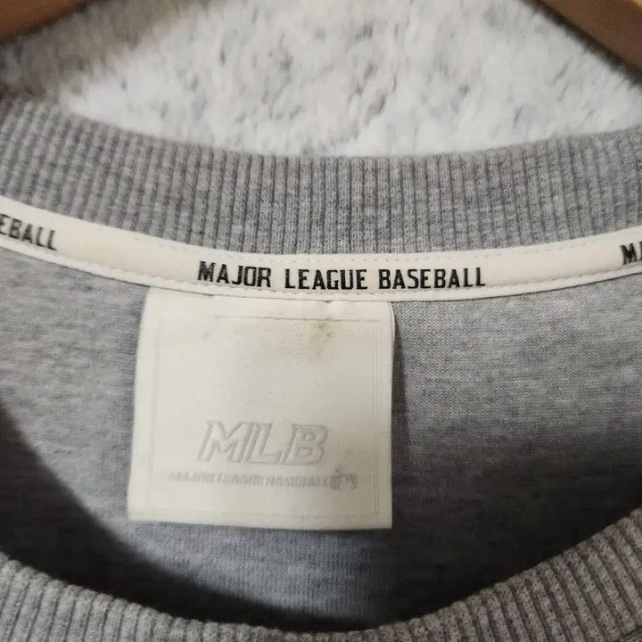 [BUNJANG] MLB New York Yankees Sweatshirt T-Shirt Size 105 / 172A [105] MLB 뉴욕양키스 맨투맨 티셔츠