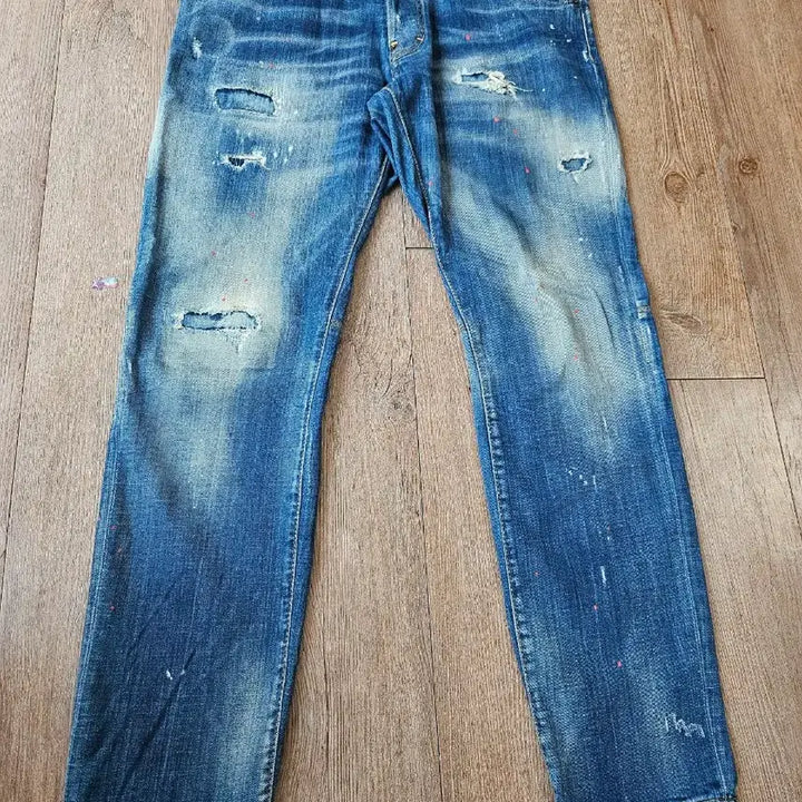 [SOLD OUT] 디스퀘어드2 데미지 워싱 청바지 50