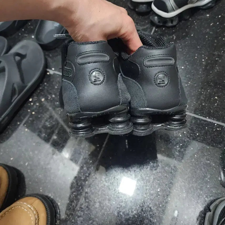 [BUNJANG] Nike Shox NZ Black Sneakers / (정품)나이키 샥스 블랙 NZ M 275사이즈