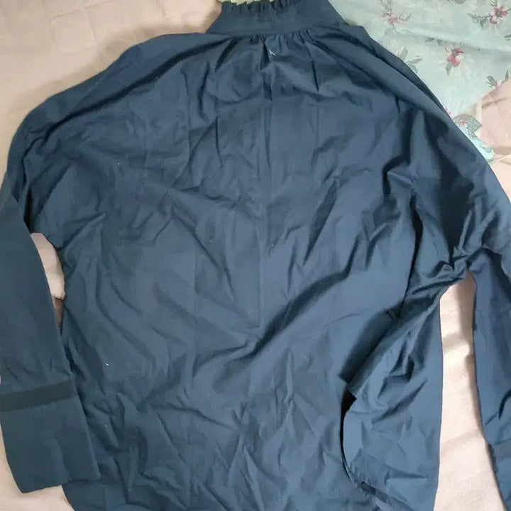 [SOLD OUT] DEWL 듀엘 프릴카라 네이비 블라우스