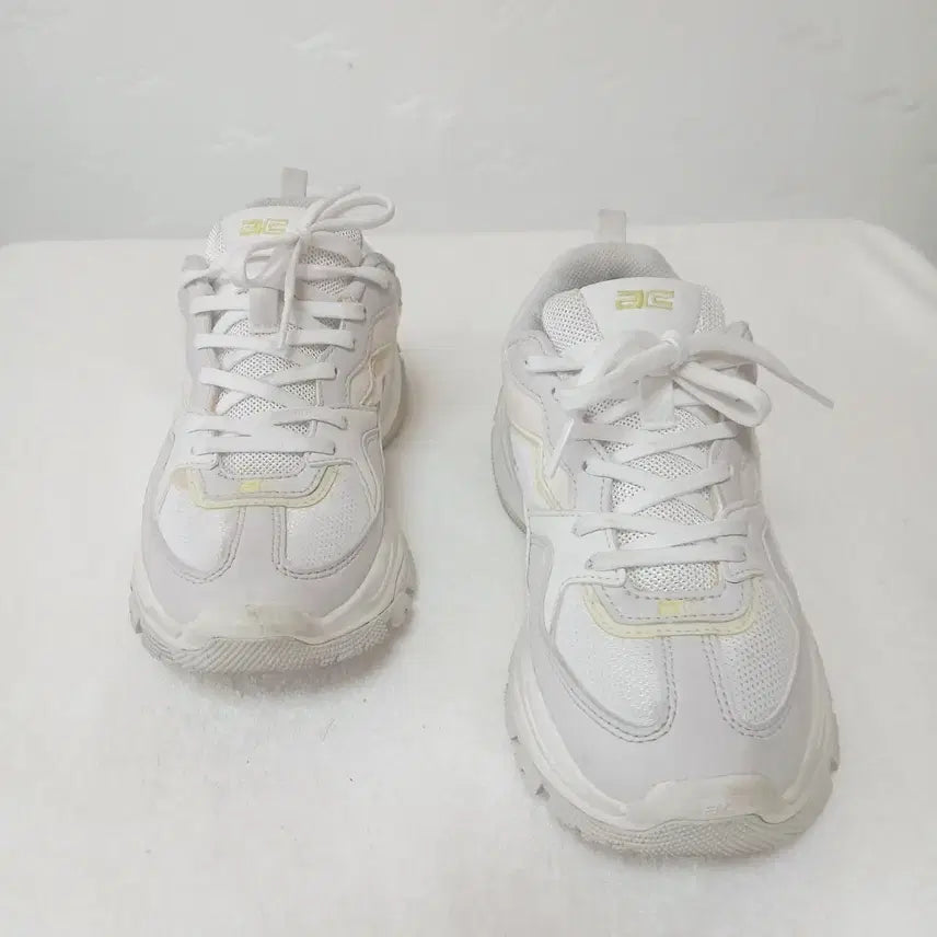 [SOLD OUT] (2) 아킬클래식 하얀색 운동화