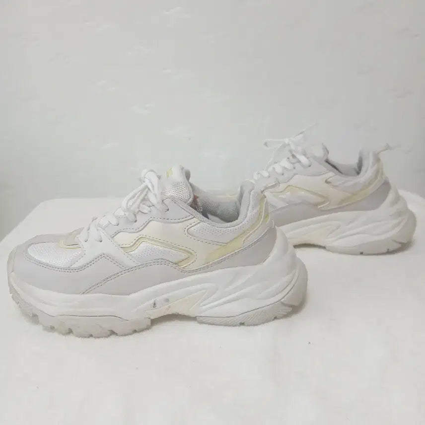 [SOLD OUT] (2) 아킬클래식 하얀색 운동화