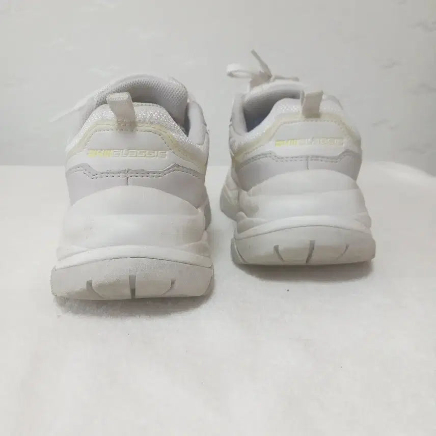 [SOLD OUT] (2) 아킬클래식 하얀색 운동화
