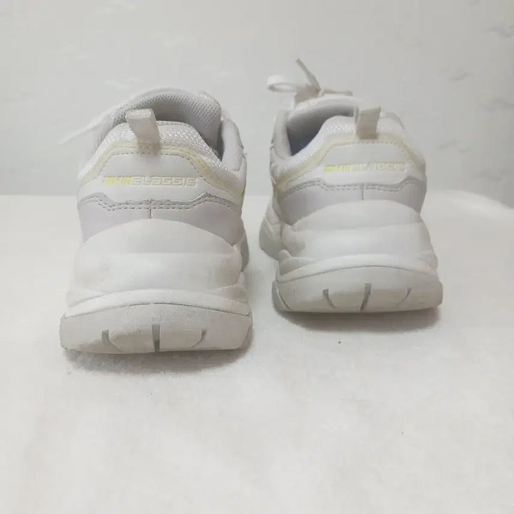 [SOLD OUT] (2) 아킬클래식 하얀색 운동화