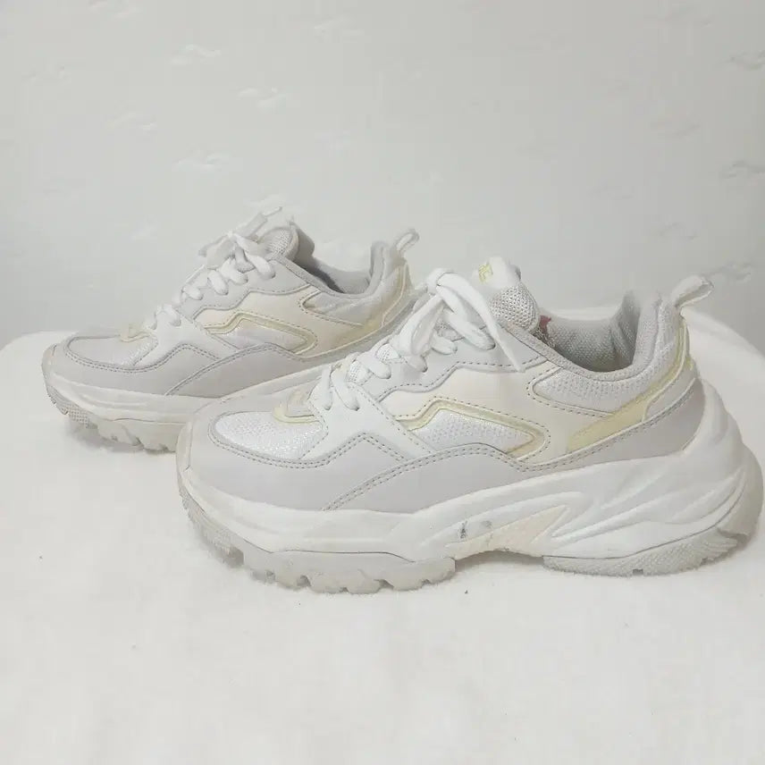 [SOLD OUT] (2) 아킬클래식 하얀색 운동화