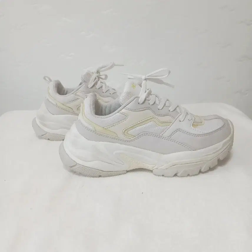 [SOLD OUT] (2) 아킬클래식 하얀색 운동화