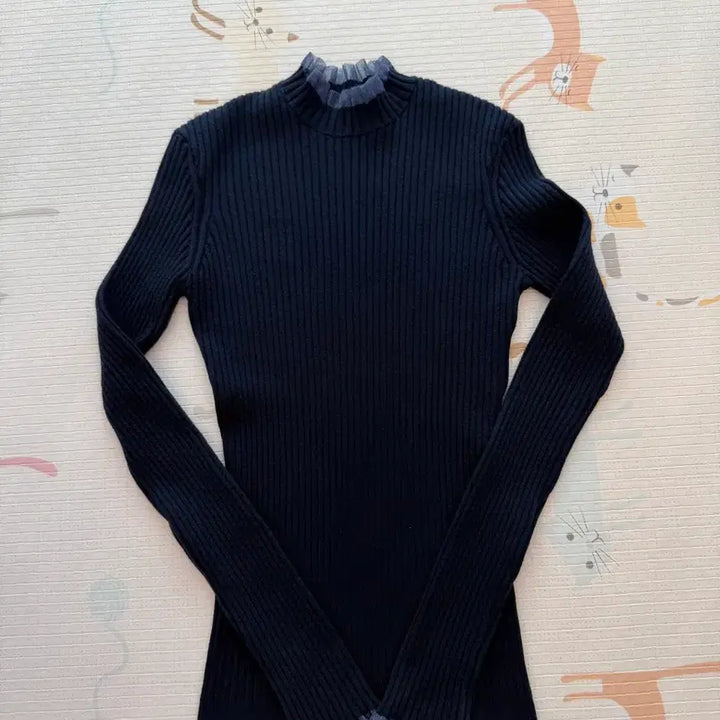 [SOLD OUT] 마쥬 네이비 골지 프릴 니트 1