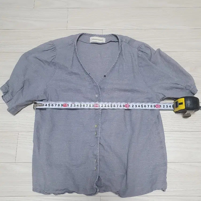 [BUNJANG] DESIGN BY HUMANIST 반팔 블라우스 / DESIGN BY HUMANIST 반팔 블라우스