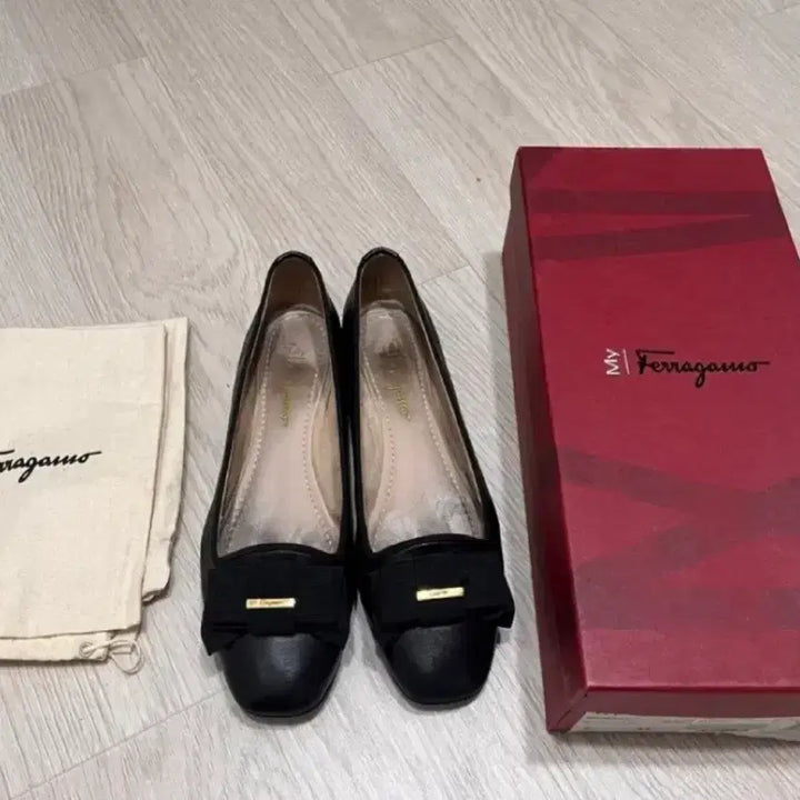 [BUNJANG] My Ferragamo 마이 페라가모 블랙 리본 플랫슈즈_7사이즈(245 / My Ferragamo 마이 페라가모 블랙 리본 플랫슈즈_7사이즈(245