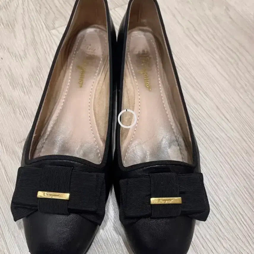 [BUNJANG] My Ferragamo 마이 페라가모 블랙 리본 플랫슈즈_7사이즈(245 / My Ferragamo 마이 페라가모 블랙 리본 플랫슈즈_7사이즈(245