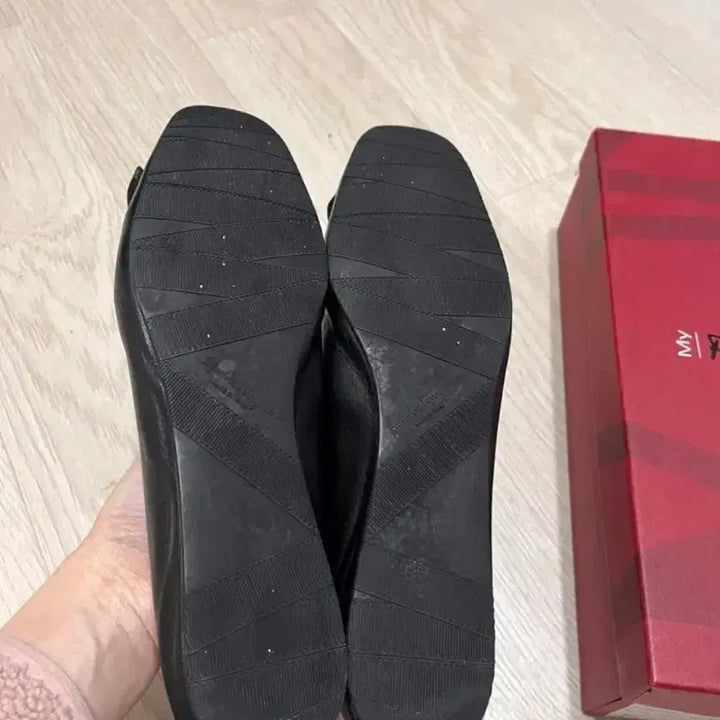 [BUNJANG] My Ferragamo 마이 페라가모 블랙 리본 플랫슈즈_7사이즈(245 / My Ferragamo 마이 페라가모 블랙 리본 플랫슈즈_7사이즈(245