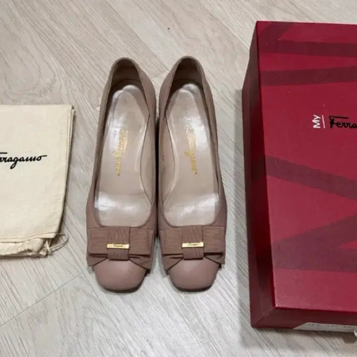 [BUNJANG] My Ferragamo 마이 페라가모 My Muse_핑크 리본 미들힐 슈 / My Ferragamo 마이 페라가모 My Muse_핑크 리본 미들힐 슈