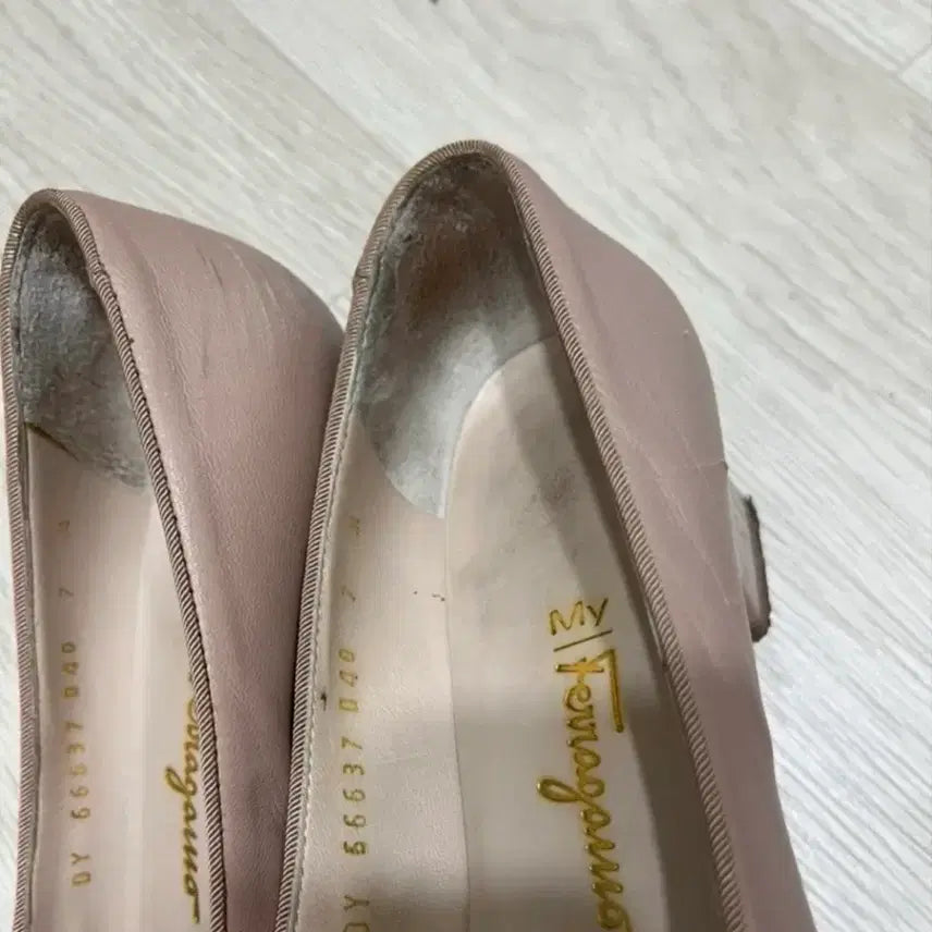 [BUNJANG] My Ferragamo 마이 페라가모 My Muse_핑크 리본 미들힐 슈 / My Ferragamo 마이 페라가모 My Muse_핑크 리본 미들힐 슈