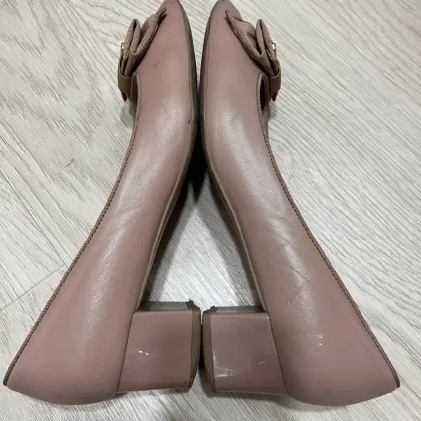 [BUNJANG] My Ferragamo 마이 페라가모 My Muse_핑크 리본 미들힐 슈 / My Ferragamo 마이 페라가모 My Muse_핑크 리본 미들힐 슈
