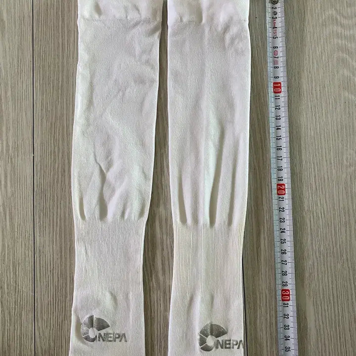 [SOLD OUT] 네파 흰색 팔토시 골프 등산