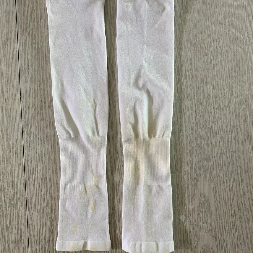 [SOLD OUT] 네파 흰색 팔토시 골프 등산