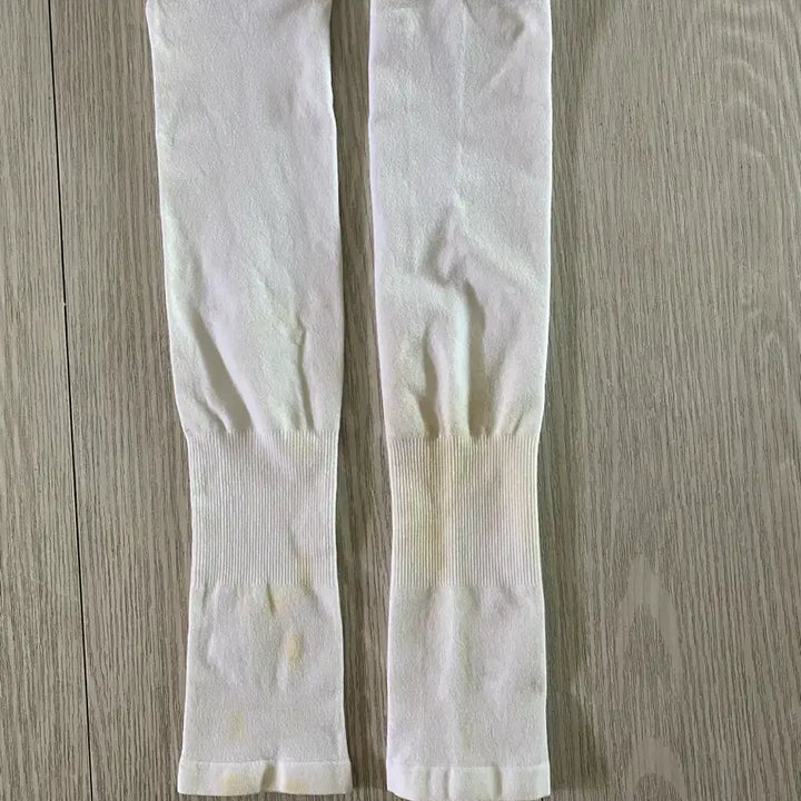 [SOLD OUT] 네파 흰색 팔토시 골프 등산